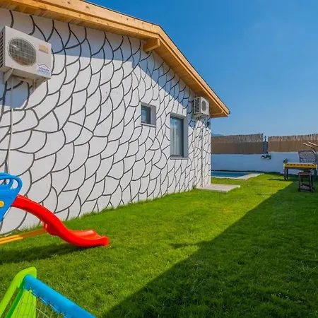 Ozbi-conservative In Camkoy For 4 Person Villa