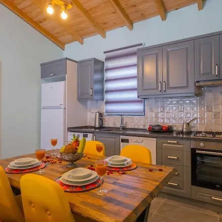 Ozbi-conservative In Camkoy For 4 Person فتحية