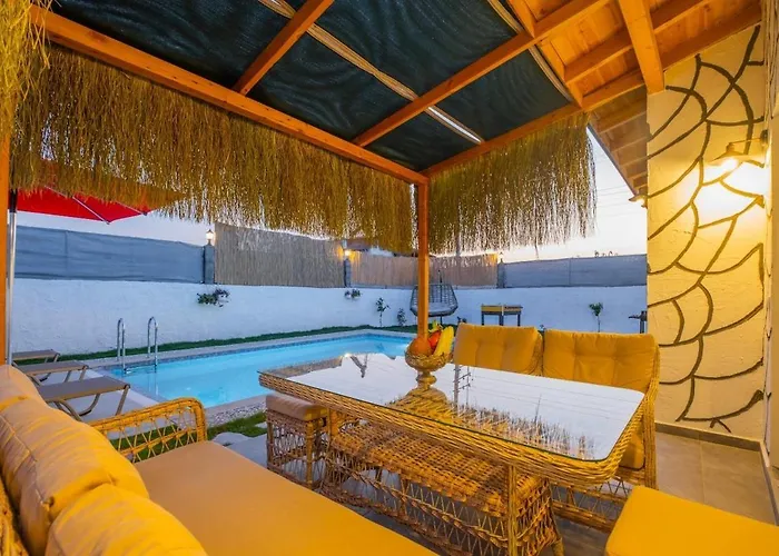 Ozbi-conservative In Camkoy For 4 Person * فتحية