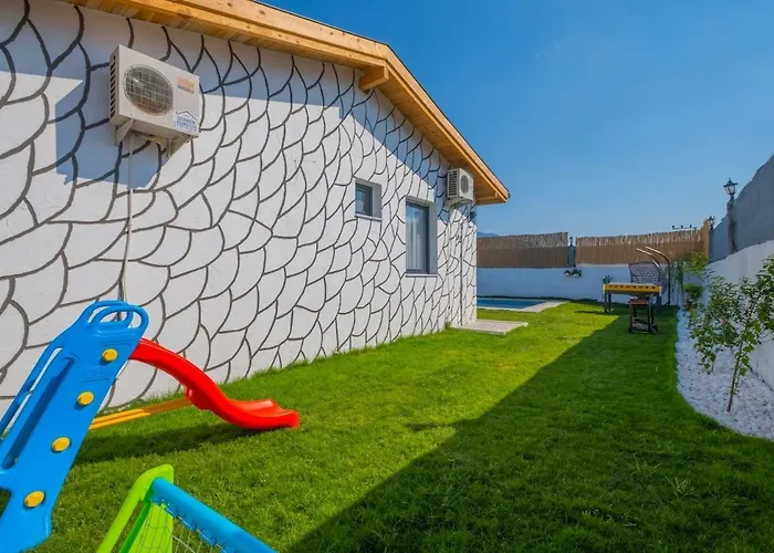 Ozbi-conservative In Camkoy For 4 Person Villa